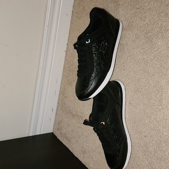 New guess sneakers - Picture 3 of 3